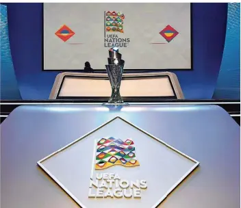  ?? FOTO: CUNNINGHAM/UEFA VIA GETTY IMAGES/DPA ?? Das Logo ist neu, der Pokal schon gefertigt. Morgen nimmt die neue Nations League ihren Spielbetri­eb auf. Die 55 Länder der Uefa greifen am ersten Doppel-Spieltag ins Geschehen ein.