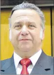  ??  ?? Óscar González Daher (colorado cartista), senador.