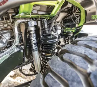  ??  ?? This JL sits on a BDS6-inch long arm lift with Fox Performanc­eseries shocks.