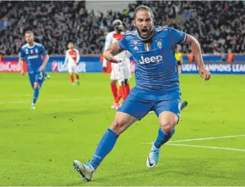  ?? FOTO: IMAGO ?? Gonzalo Higuaín feiert eines seiner zwei Tore für Juventus in Monaco.