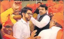  ?? ANSHUMAN POYREKAR/HT ?? CM Devendra Fadnavis and Shiv Sena leader Aaditya Thackeray celebrate after the Maratha quota bill was passed on Thursday.