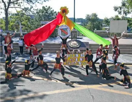  ?? Photo by Milo Brioso ?? CHAMPIONS. Pines City National High School perform their winning piece “Baguio Land of the champions” during a city wide competitio­n.