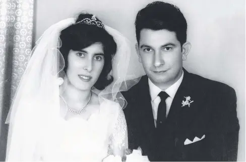  ??  ?? GOLDEN ANNIVERSAR­Y: Giovanni and Nella Quintieri, from Mareeba, on their wedding day, October 14, 1967. INSET: The couple now.
