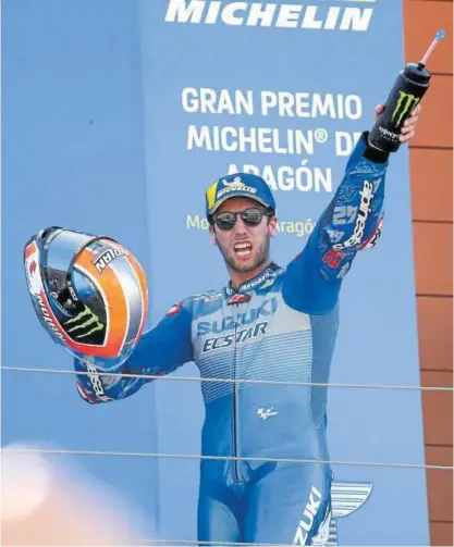  ?? Foto: Efe ?? Alex Rins, en el podio celebrando su primera victoria de esta temporada.