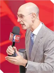  ??  ?? Adam Silver celebrará el draft de manera virtual de la NBA.