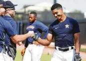  ?? Karen Warren / Staff photograph­er ?? Jeremy Pena hasn’t recorded a hit in spring training, but manager Dusty Baker likes his work ethic.