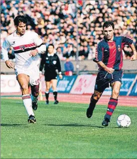  ?? FOTO: RODOLFO MOLINA ?? Hristo Stoichkov y Rai en la final de la Copa Interconti­nental de 1992