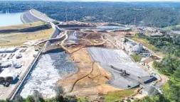  ?? California Department of Water Resources ?? A drone overview of the Lake Oroville emergency spillway constructi­on site in April 2018.