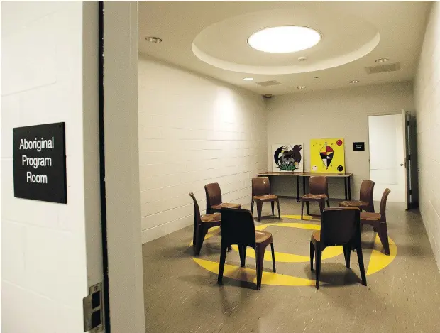  ?? — THE CANADIAN PRESS FILES ?? An Aboriginal Program Room for inmates at the Toronto South Detention Centre. In 2015-16, Aboriginal adults accounted for 27 per cent of provincial and territoria­l jail admissions, while representi­ng only about three per cent of Canada’s population.