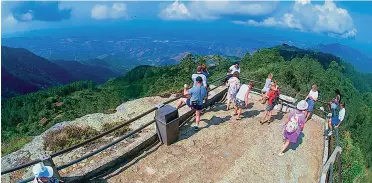  ??  ?? Aussichtsp­lattform Gran Piedra, Santiago de Cuba