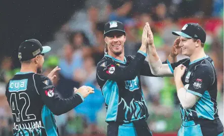  ??  ?? DUCK CALL: Brisbane Heat captain Chris Lynn (centre) says they’re determined to break their Gabba losing streak tonight.