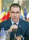  ??  ?? Discurso.
El canciller venezolano, Jorge Arreaza, al defender ayer el adelanto de elecciones.