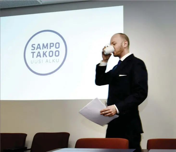  ?? FOTO: LEHTIKUVA/HEIKKI SAUKKOMAA ?? SVENSKA VIKTIG – I KAMPANJEN. Sampo Terho, sannfinlän­dska riksdagsgr­uppens ordförande, öppnade sin kampanj för att bli nästa partiordfö­rande.