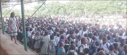  ?? (File pic.) ?? Sydney Williams Primary School pupils during morning assembly in this undated photo. CANGO says it is not prudent for government to take owing parents to court.