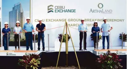  ??  ?? ArthaLand’s Strategic Procuremen­t AVP Lani Kanapi, Strategic Funding & Investment­s VP Sheryll Verano, Technical Services AVP Edgar Sabidong, Executive Vice President & Treasurer Leo Po, Vice Chairman & President Jimmie Gonzalez, SVP for Project &...