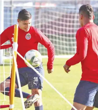  ??  ?? El equipo tapatío cerró preparació­n y quedó listo para su duelo de esta noche. Chivas FC