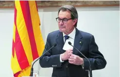  ??  ?? 2016. La CUP envió a Artur Mas a la «papelera de la historia»