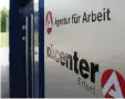  ?? FOTO: DPA ?? Jobcenter zahlen Grundsiche­rung und verhängen Sanktionen.