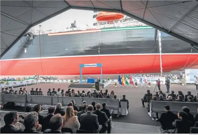  ?? JESÚS MARÍN ?? Aspecto general del astillero de Puerto Real durante la ceremonia de entrega del tercer petrolero, el ‘Monte Urquiola’.