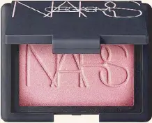  ??  ?? Nars Orgasm limited-edition oversized compact