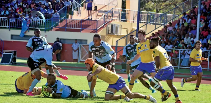  ?? Photo: Waisea Nasokia ?? Fiji Airways Drua Eremasi Radrodro score against Brisbane City during the NRC match at the Churchill Park in Lautoka on September 8, 2018.