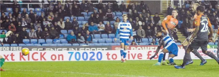  ?? Picture: Steve Smyth ?? Callum Harriott pulls one back for Reading