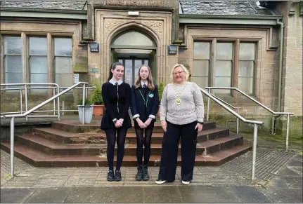  ?? ?? Left, Lenzie Academy pupils Gabriella and Annaliese met with East Dunbartons­hire Council Provost Gillian Renwick