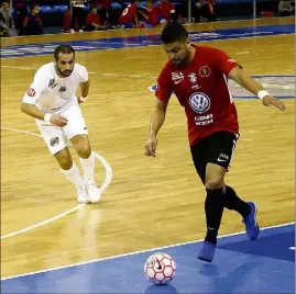  ?? (Photo Patrick Blanchard) ?? Le pivot brésilien (ici contre Bastia), souvent décisif dans les matches au sommet, attend avec impatience les échéances de fin de saison.