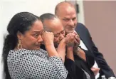  ??  ?? From left, Simpson’s daughter Arnelle, sister Shirley Baker and friend Tom Scotto show their emotions during the hearing.