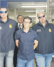  ??  ?? CARGOS. Juan Manuel Rivera Vázquez ha sido señalado por incitar a una menor de edad a incurrir en conducta sexual utilizando las comunicaci­ones interestat­ales.