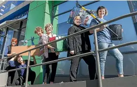  ?? JOHN BISSET/STUFF ?? South Canterbury Chamber of Commerce staff (from left): Raewyn Bell, Timea Mester, Fiona Stevens, Wendy Smith, Fiona Jackson and Janet Hogan help with the shift.