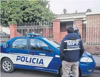  ??  ?? LA PISTA DE TUCUMÁN.
A fines de agosto, policías tucumanos viajaron a diferentes ciudades de Córdoba para desbaratar una megabanda de estafadore­s.