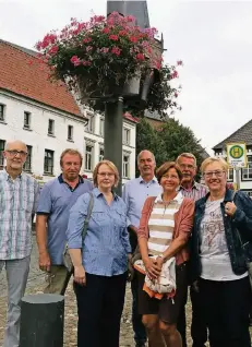  ?? FOTO: NN ?? Das Team hinter dem Bürgerbus ist bereit – zusätzlich­e ehrenamtli­che Helfer werden aber sehr gerne gesehen.