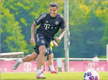  ??  ?? Coutinho, en un entrenamie­nto del Bayern esta temporada.