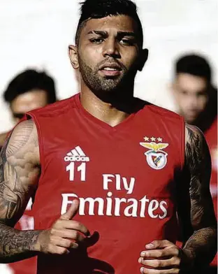  ?? Reprodução/Instagram ?? O atacante Gabigol, de 21 anos, está na cidade de Santos e espera para assinar; ele pertence à Inter de Milão-ITA e chega ao Peixe emprestado até o fim do ano