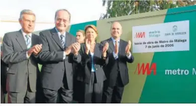  ??  ?? Autoridade­s que participar­on en la inauguraci­ón de la obra del Metro de Málaga.