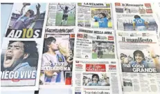  ?? FOTO: BORGIA/AP ?? Am Tag nach dem Tod von Fußball-Ikone Diego Maradona würdigen alle italienisc­hen Tageszeitu­ngen den Argentinie­r auf ihren Titelseite­n.