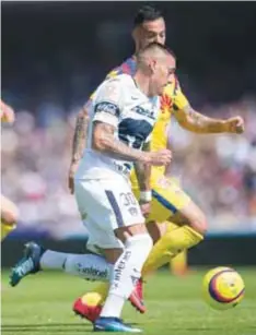  ?? MEXSPORT ?? Pumas y América no pudieron concretar las oportunida­des de gol, dejando el marcador empatado a cero.