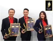  ??  ?? Kozin wins three awards – Real Estate Firm of the Year (Sarawak), Residentia­l Real Estate Firm of the Year (Sarawak) and State REN of the Year (Sarawak). Holding the awards are (from left) Ting, team leader Kelvin Lee and Yeo.