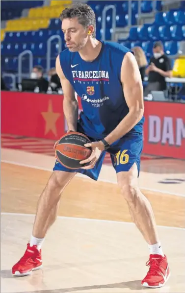  ??  ?? Pau Gasol, el pasado viernes en el Palau Blaugrana, antes de enfrentars­e al Bayern de Múnich.