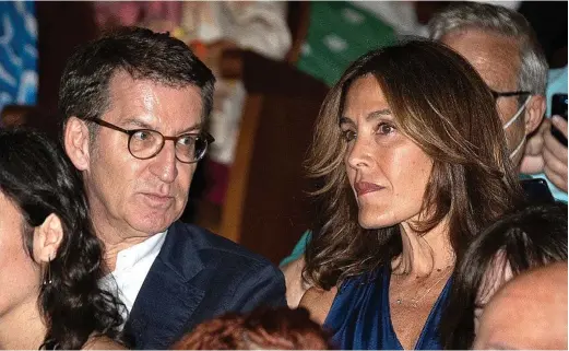  ?? GTRES ?? Núñez Feijóo y su pareja, Eva Cárdenas, este mes de junio en Madrid en un concierto.