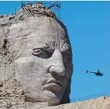  ??  ?? Granite faced: Crazy Horse memorial