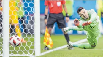  ?? FOTO: IMAGO ?? Danijel Subasic schwang sich im Elfmetersc­hießen zum kroatische­n Helden empor.