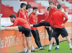  ??  ?? BAJA. Carlos Castro no estará en el primer partido del año.