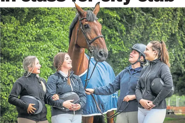  ??  ?? Rhiannon Bruce, Kirsten Macpherson with her horse Typhoon, Alex Barr and Teigan Gettie.