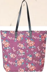  ??  ?? Floral summer beach bag, £25, Joe Browns.