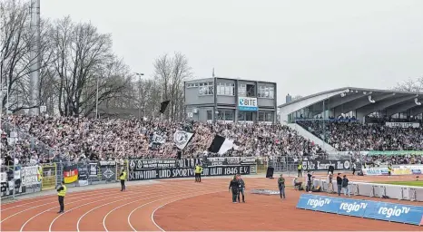  ?? FOTO: HERTLE ?? Diskrimini­erung im D-block? Zum Heimspiel gegen Aue äußerte sich die organisier­te Fanszene in einem Schreiben deutlich.