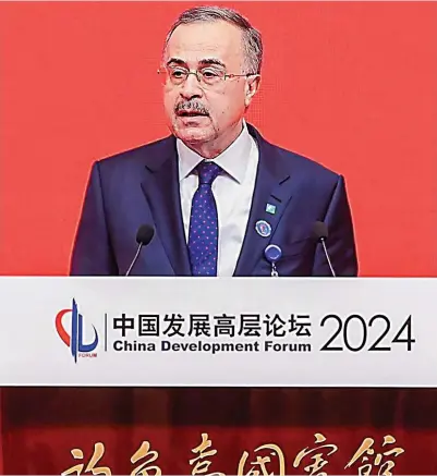  ?? Amin Nasser Aramco CEO
SPA ?? China has a vitally important place in our global investment strategy.
Saudi Aramco CEO Amin Nasser speaks at the China Developmen­t Forum in Beijing. The forum is an opportunit­y for global CEOs and Chinese policymake­rs to discuss foreign investment.