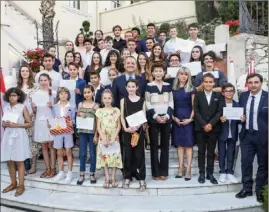  ??  ??  élèves de l’Académie Rainier-III ont été primés lundi soir dans la cour d’honneur de la mairie. (Photo Mairie de Monaco)