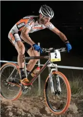  ??  ?? Racing under the lights in Arizona for Maxxis and Litespeed, 2007